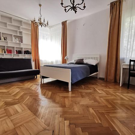 Cozy Spacious Apartment With Balcony Krakow Exterior photo